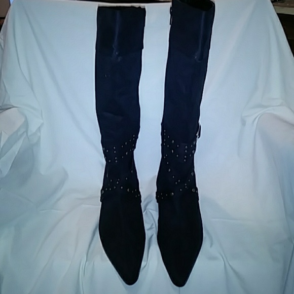 Suede Black Boots - Picture 2 of 3